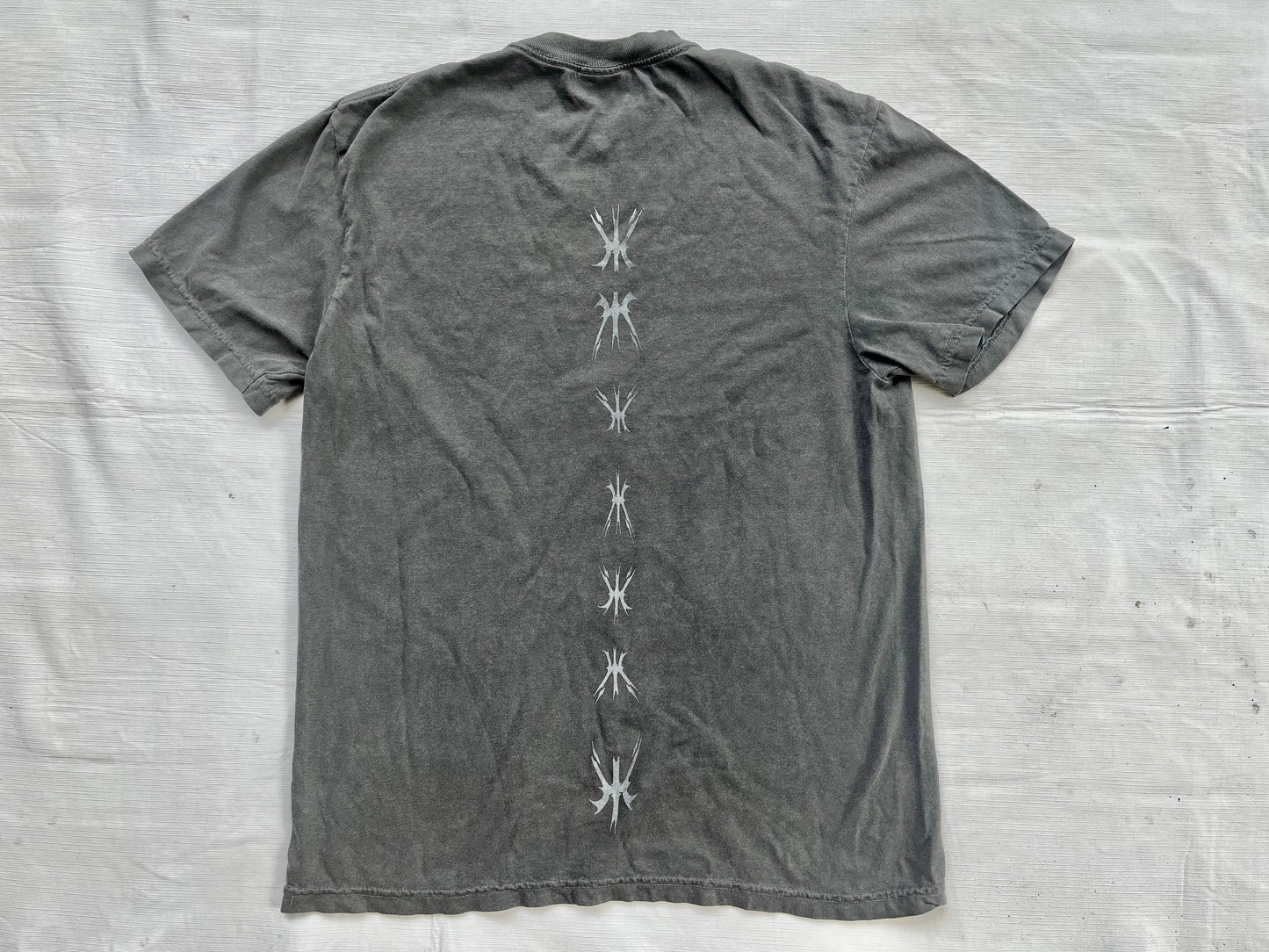 tour wire tee vintage wash